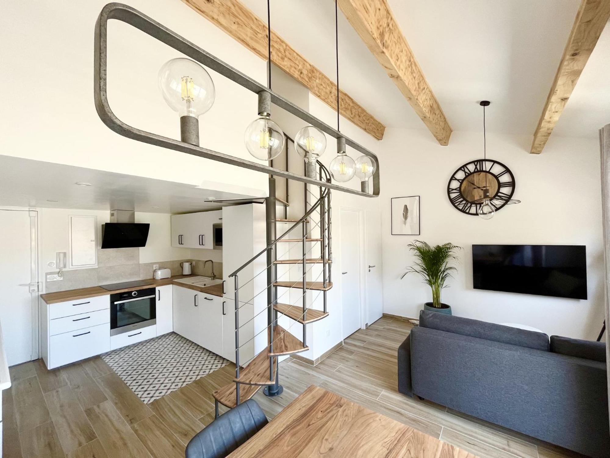 Duplex Centre Ville - 50M De La Plage - Clim - Garage - Netflix Le Grau-du-Roi Room photo
